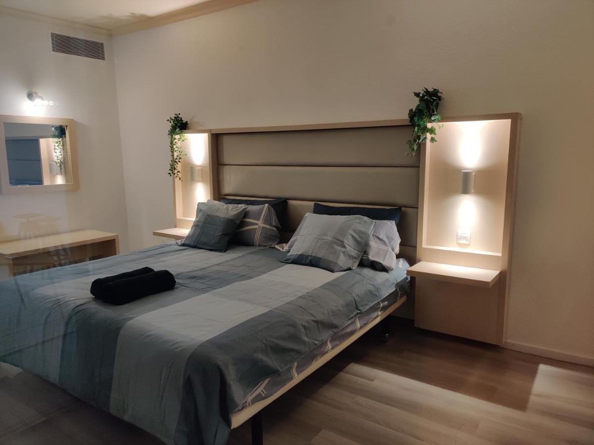 Luxury Apartment With Pool View Адехе Екстериор снимка