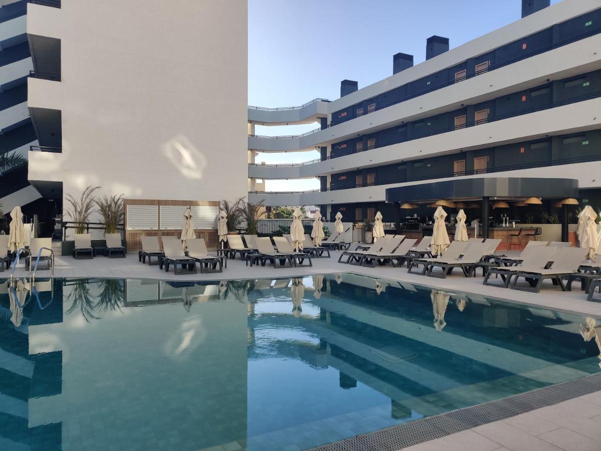 Luxury Apartment With Pool View Адехе Екстериор снимка