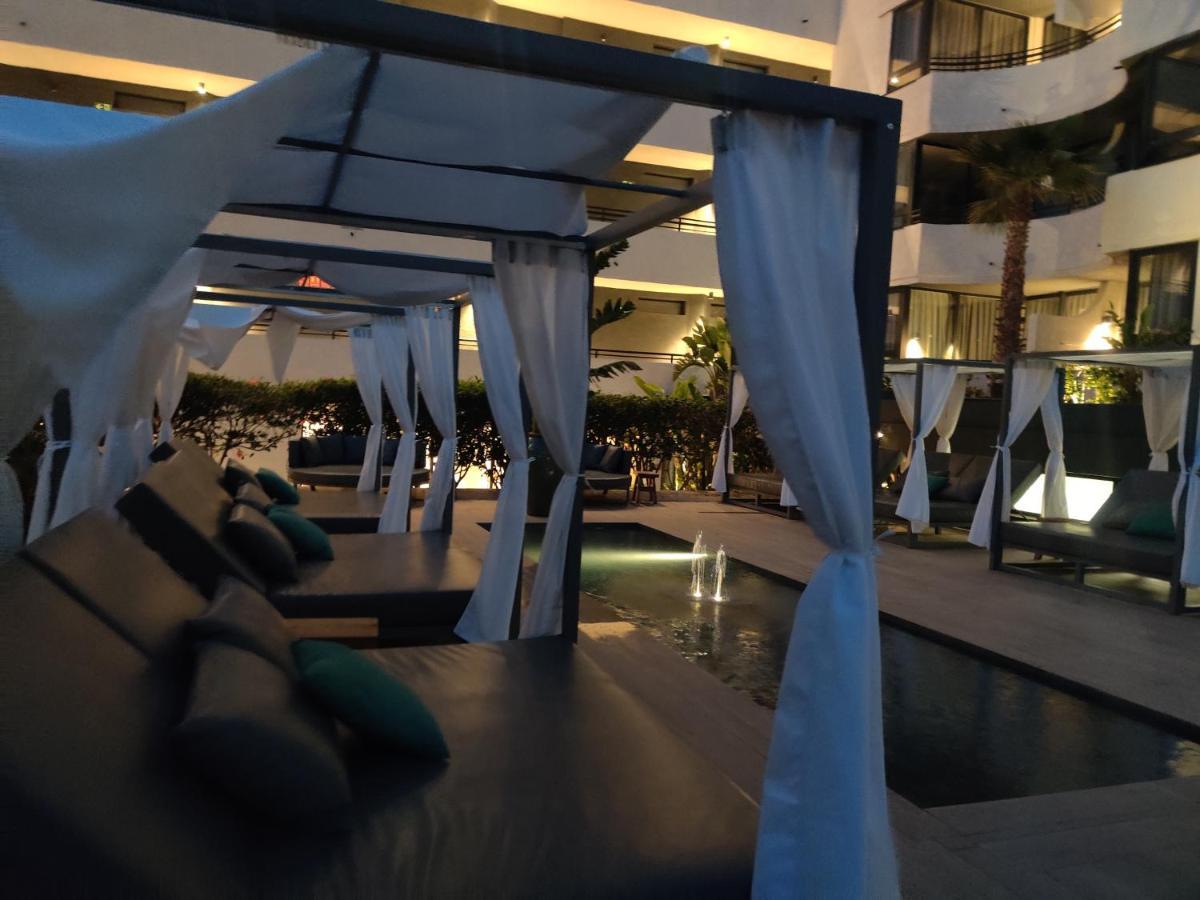 Luxury Apartment With Pool View Адехе Екстериор снимка