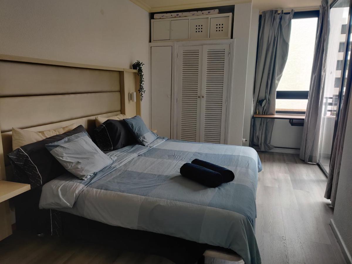 Luxury Apartment With Pool View Адехе Екстериор снимка