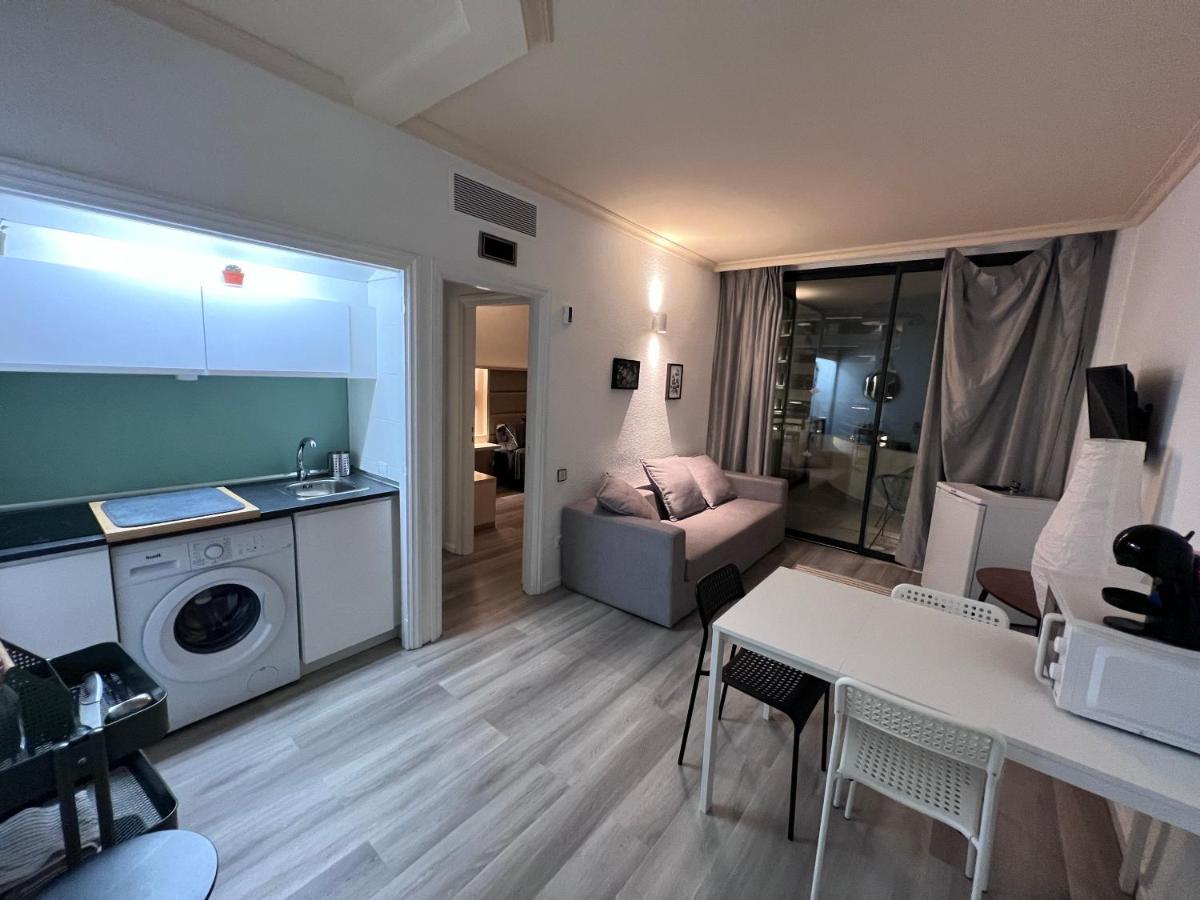 Luxury Apartment With Pool View Адехе Екстериор снимка