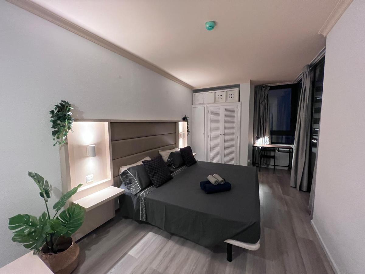 Luxury Apartment With Pool View Адехе Екстериор снимка